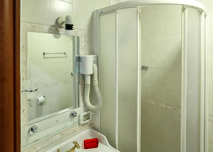 Konukevi Lydka Domus 4*